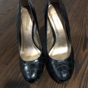 Black BCBG pumps